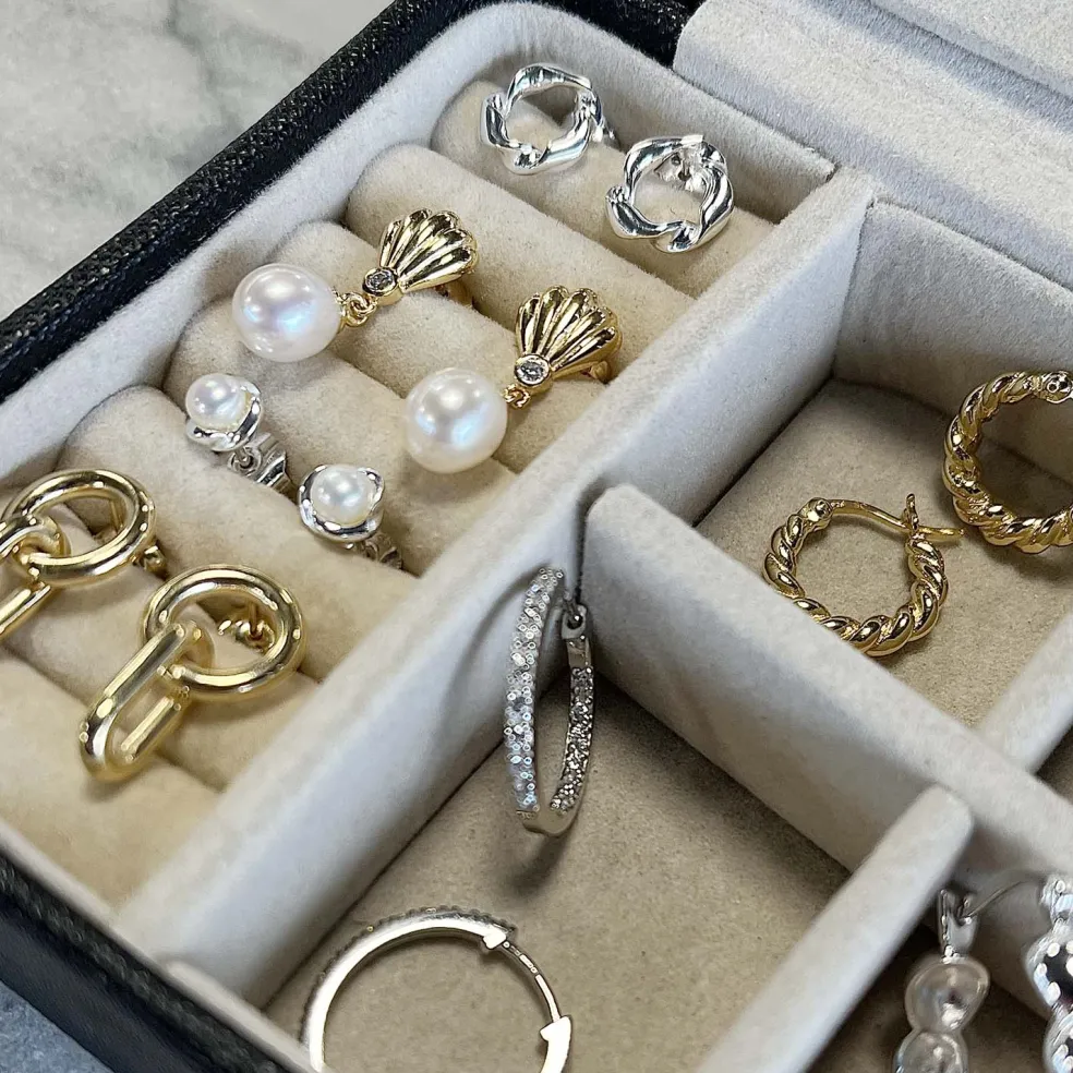 Scrouples - Snoet cirkel ørestikker i sølv - 157132