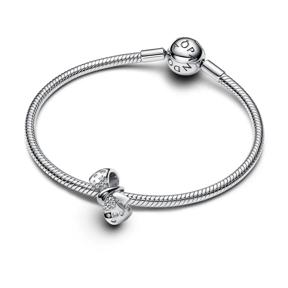 Pandora - Sløjfe charm i sølv med sten af zirkonia - 793442c01